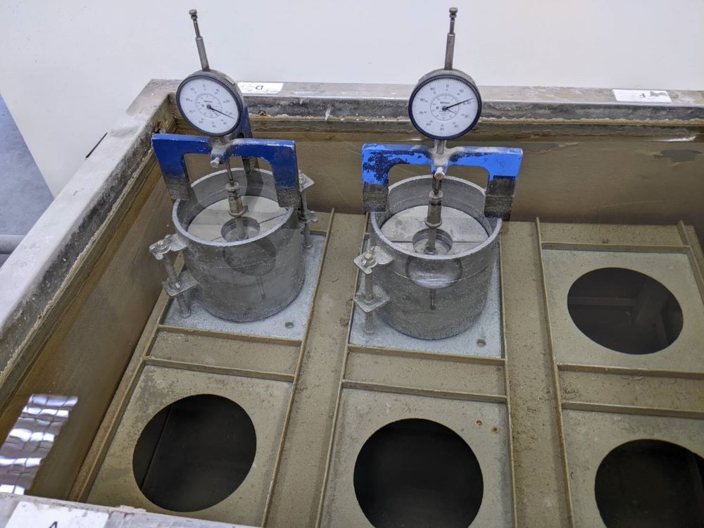 爐碴產品浸水膨脹率試驗，確保爐碴產品再利用時不再膨脹-1.jpg