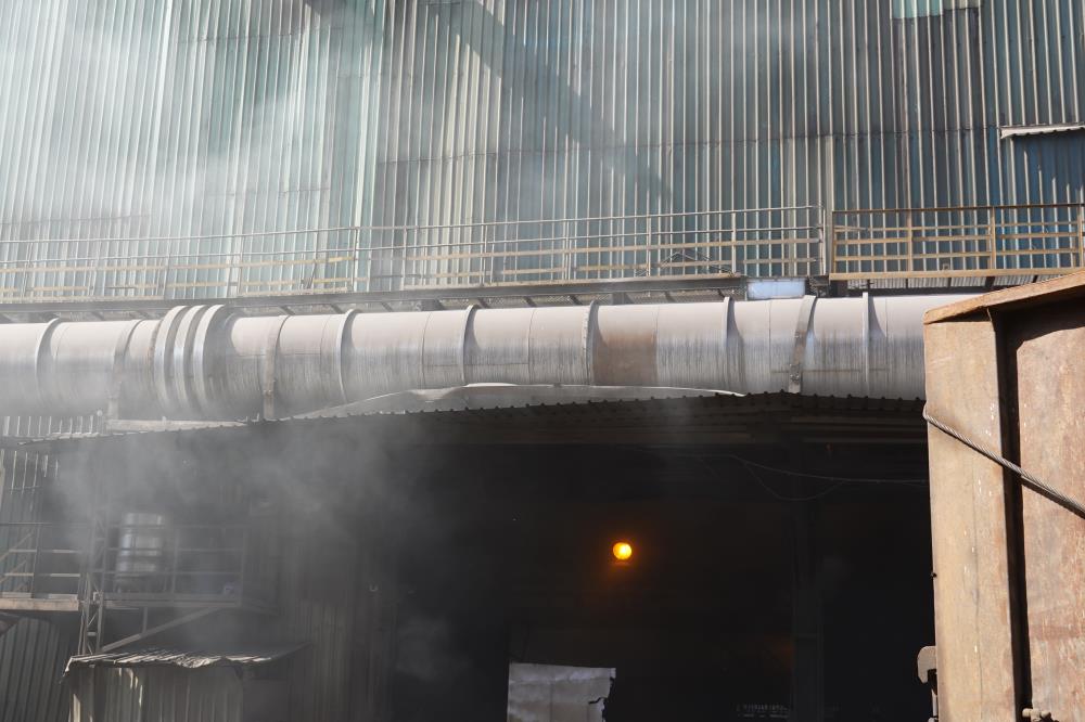 1208.鋼鐵廠熔煉過程造成粒狀污染物逸散到廠外污染空氣.JPG