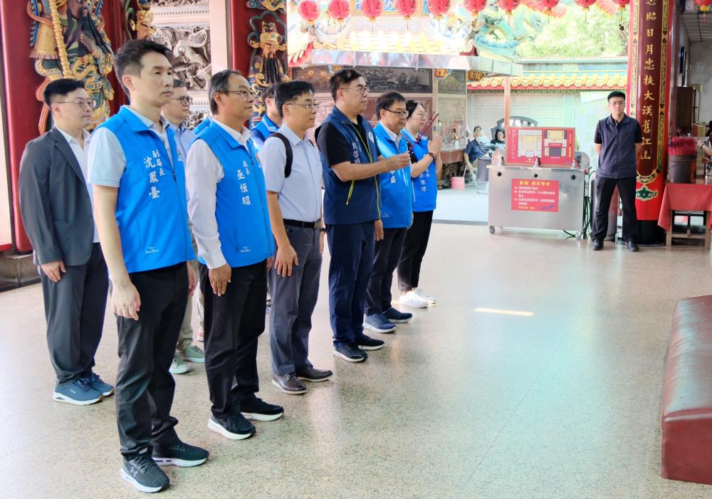 1765595796195468.jpg 0816.彭啓明部長於苗栗玉清宮進行參拜.JPG