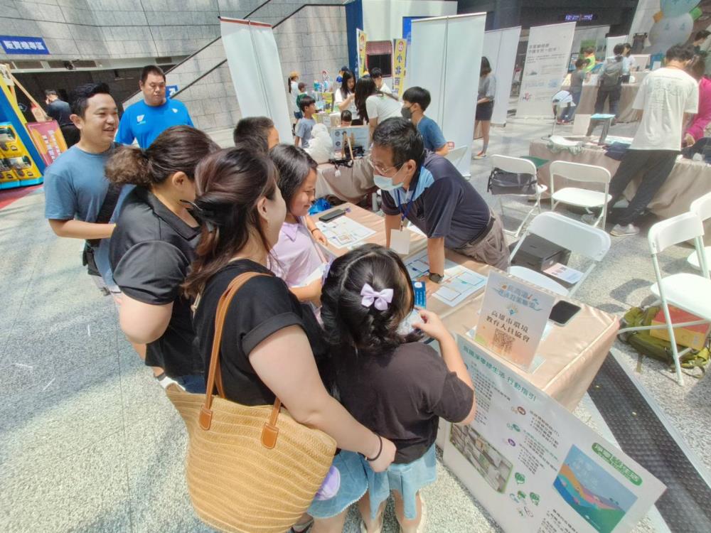 0822-高雄市政府講解淨零綠生活.jpg