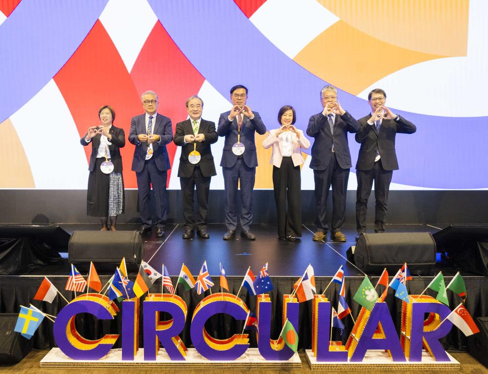 1022.「2025亞太循環經濟論壇暨熱點」（APCER_+Hotspot+2025），今（22）日上午於臺北松菸文創園區盛大開幕。由環境部、經濟部、農業部及循環台灣基金會共同主辦。.jpg