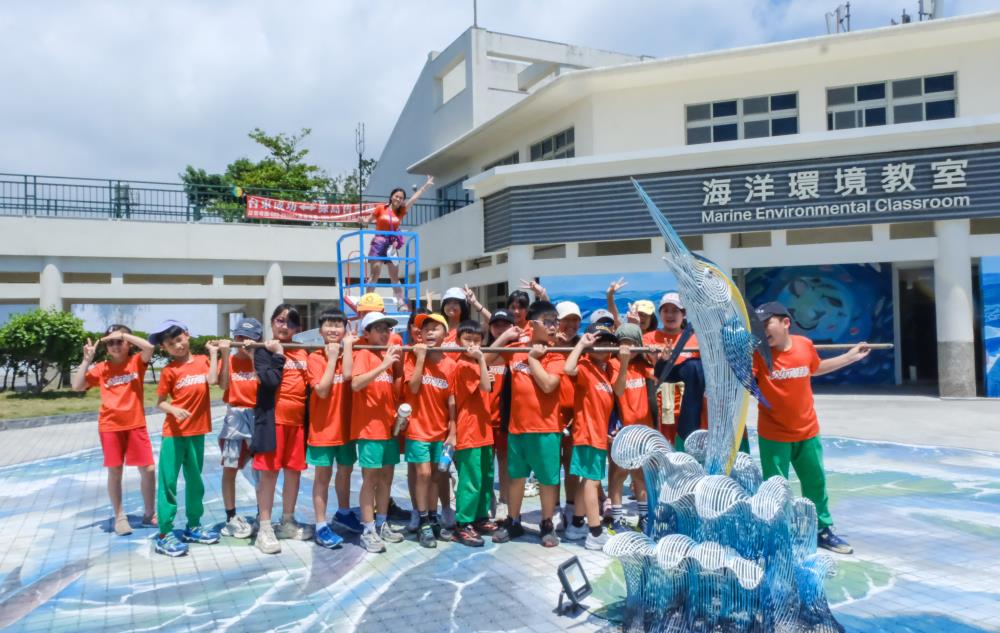 1028.02.「海洋環境教育」將地方最珍貴的海洋資源與在地特色文化轉化為引人入勝的教育內容，並透過互動體驗方式，向民眾傳遞海洋保育的重要性。.jpg