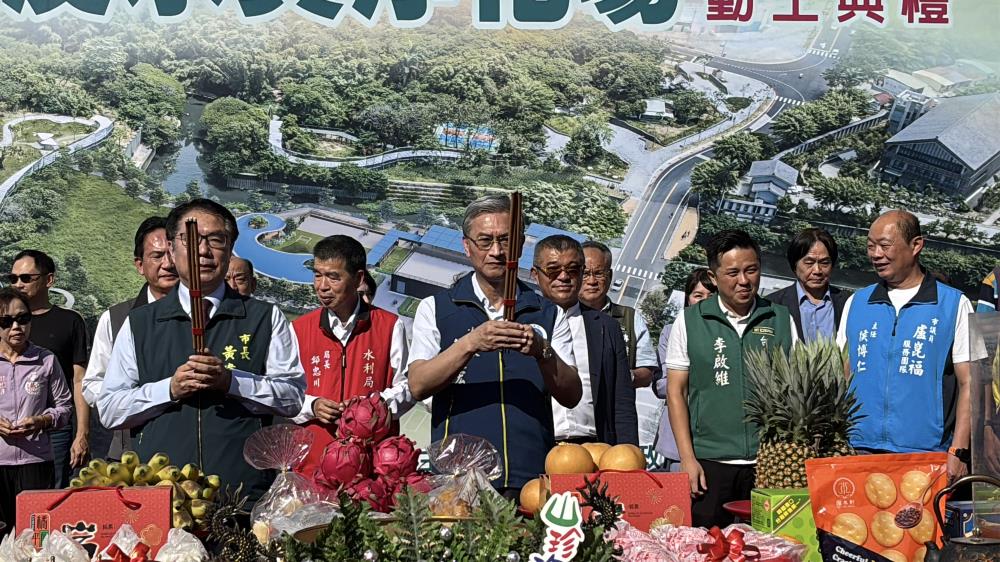 1030+新聞相片_祈福儀式_葉俊宏次長_右_+黃偉哲市長_左_.jpeg